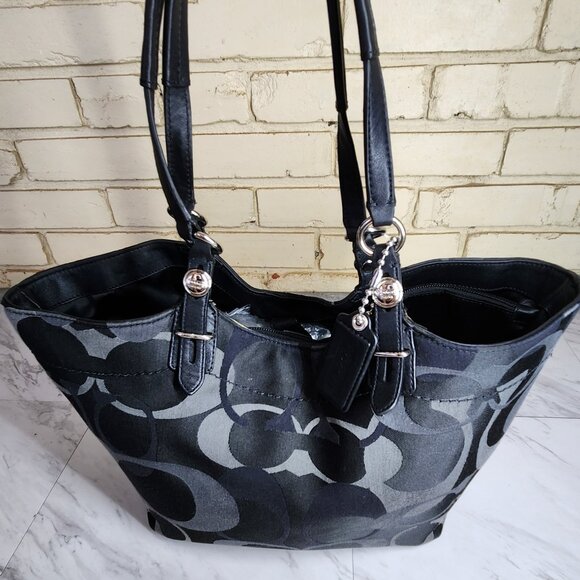 Euc Coach Carly Signature Black & Gray Shoulder Bag Large - Picture 1 of 17